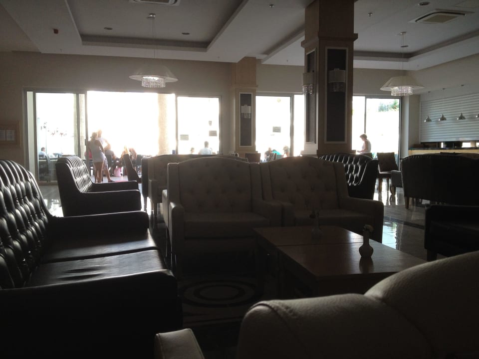 Een van de zitjes Merve Sun Hotel & Spa