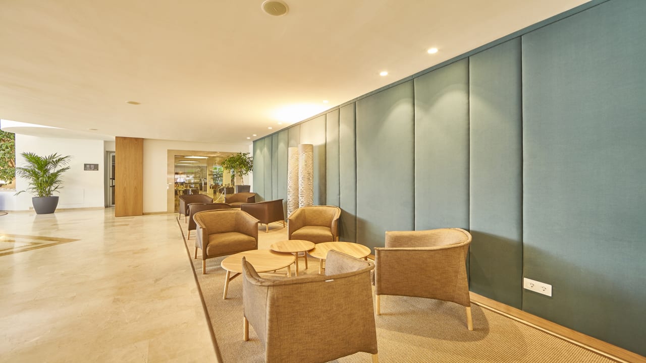 Lobby Apartamentos Prinsotel Pineda