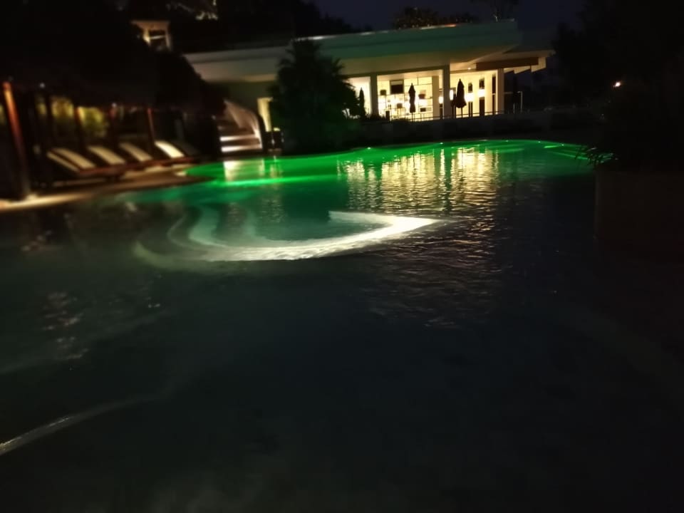 Pool The Nai Harn Phuket