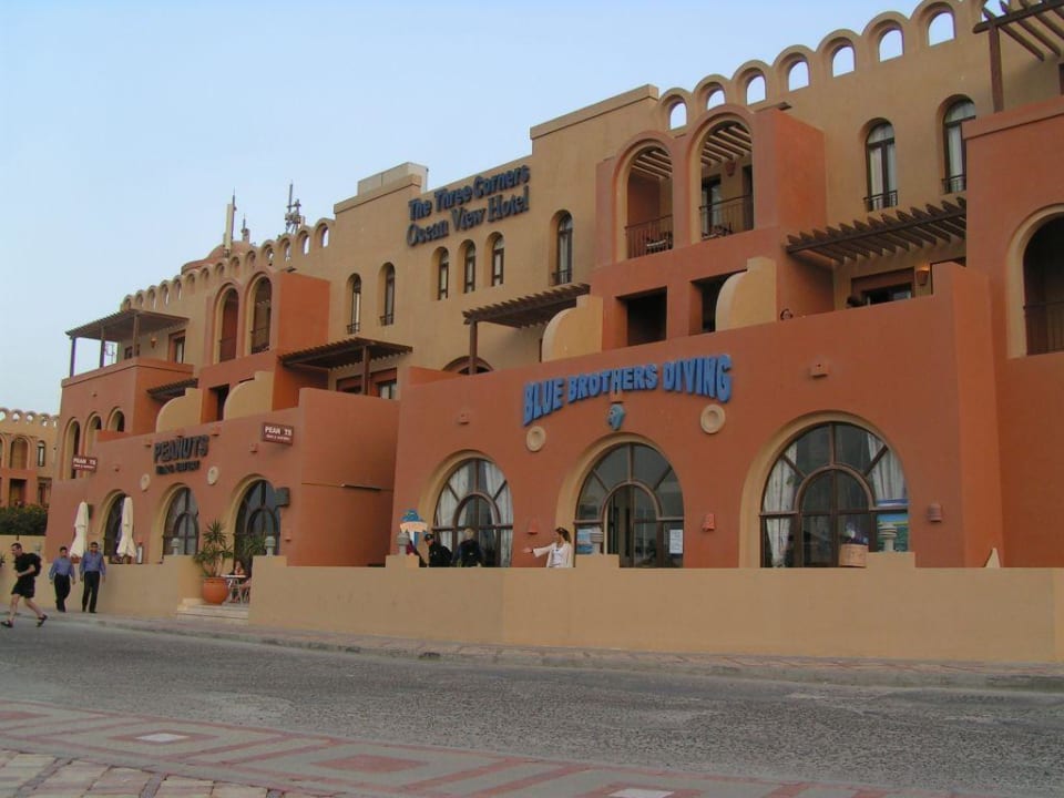 Tauchschule neben der Peanutsbar im Soleilgebäude Hotel Three Corners Ocean View prestige - Adults only