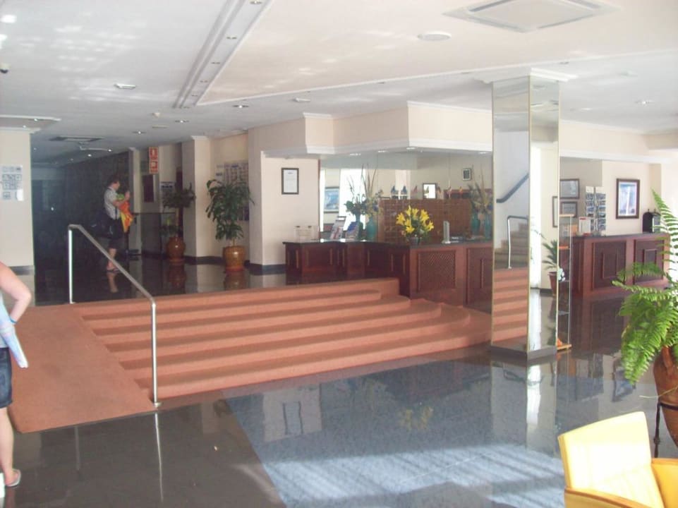 Hoteleingang BLUESEA Lagos de Cesar