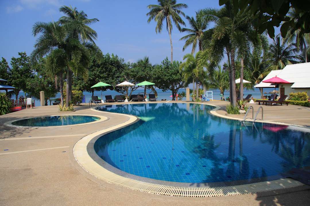 Der Pool mit Wirlpool Long Bay Resort Koh Phangan