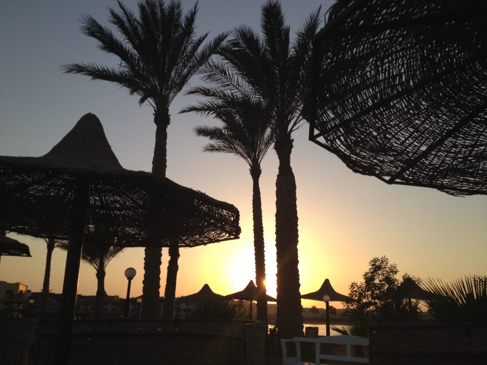 Sonnenuntergang an der Marina Arabia Azur Resort