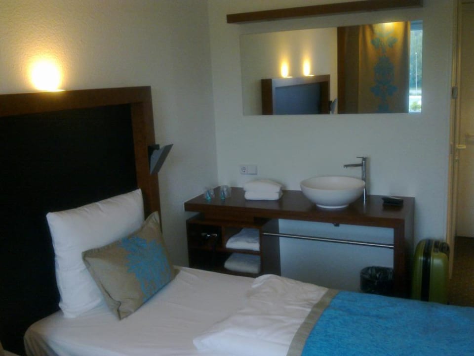 Zimmer Motel One Wiesbaden