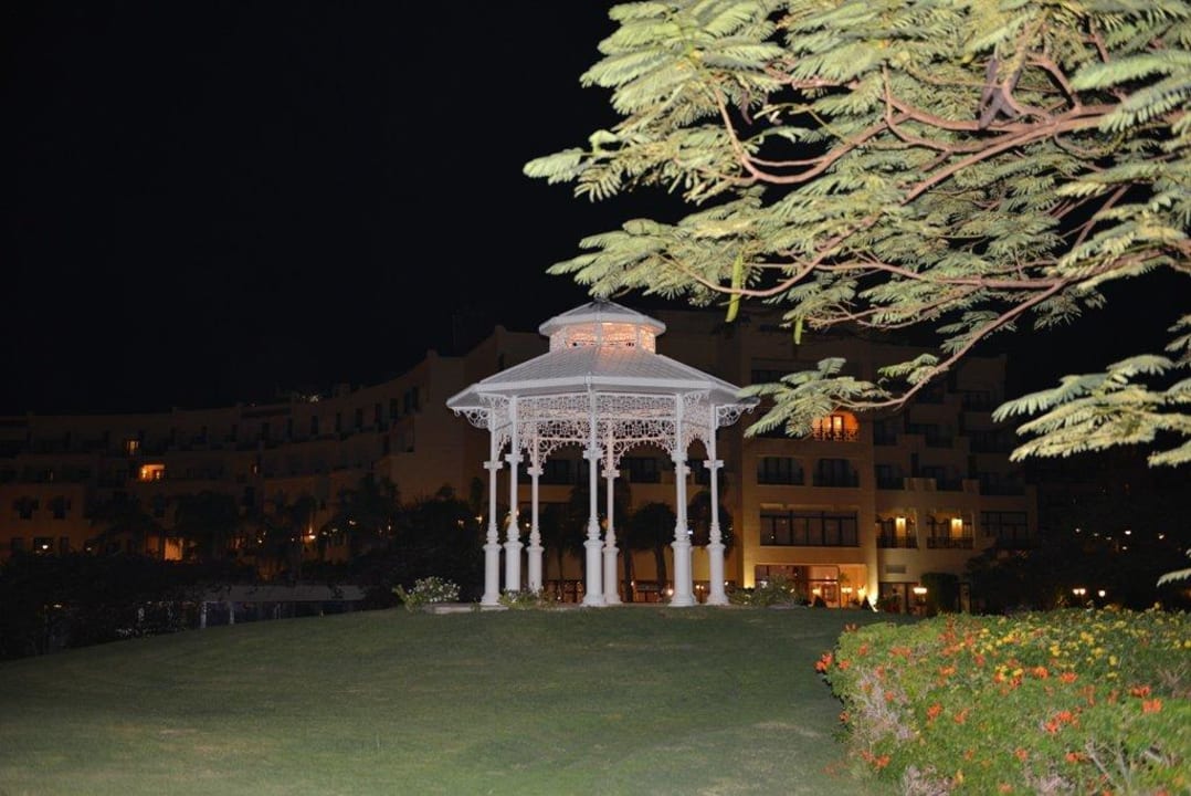 Романтическая беседка Steigenberger ALDAU Beach Hotel