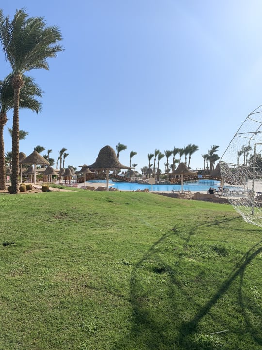 Gartenanlage Parrotel Beach Resort