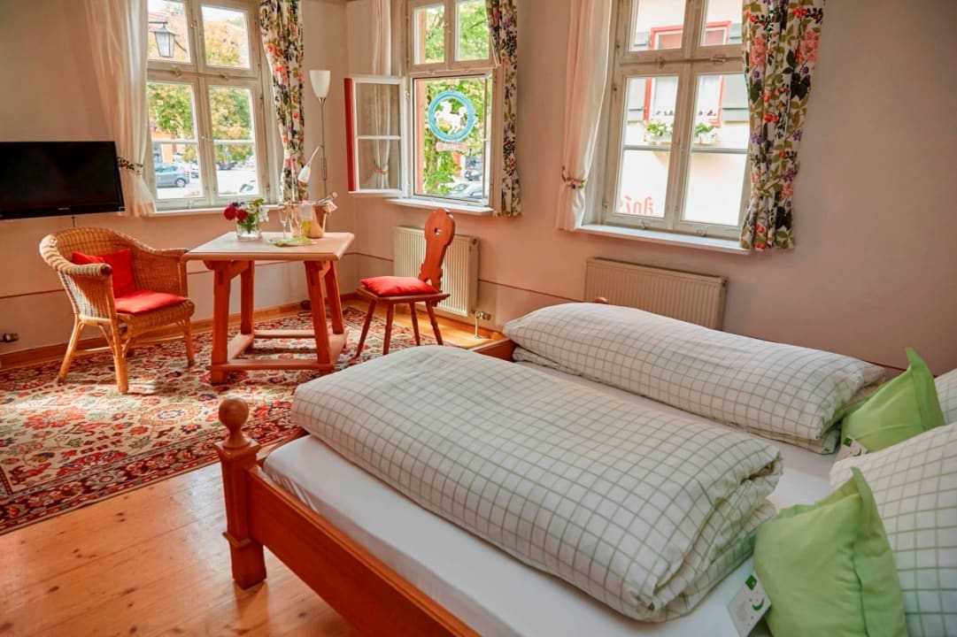 Zimmer mit Ausblick  Hotel Weisses Roß, Garni