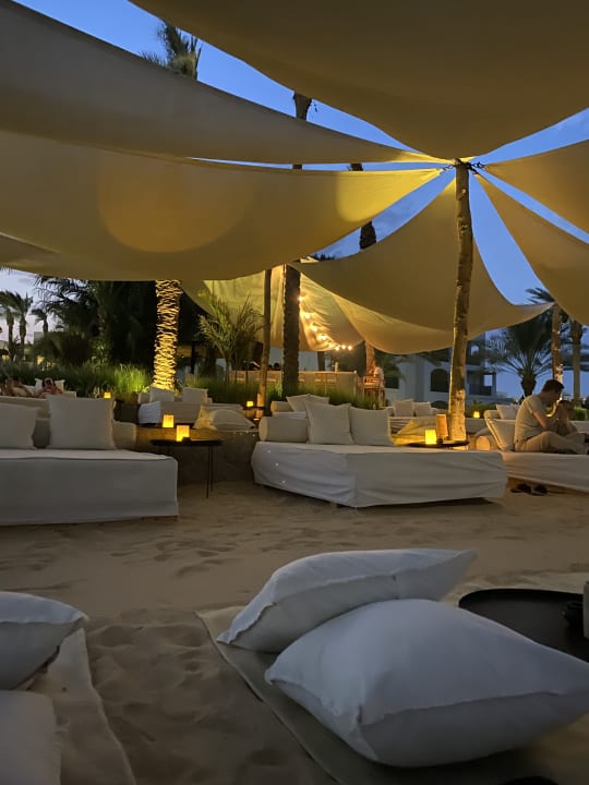 Gastro Serry Beach Resort