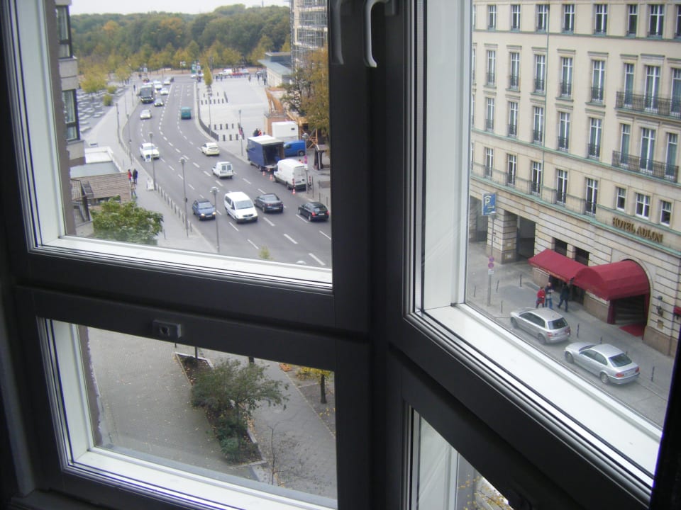 Ausblick vom Wohnzimmer Apartments am Brandenburger Tor