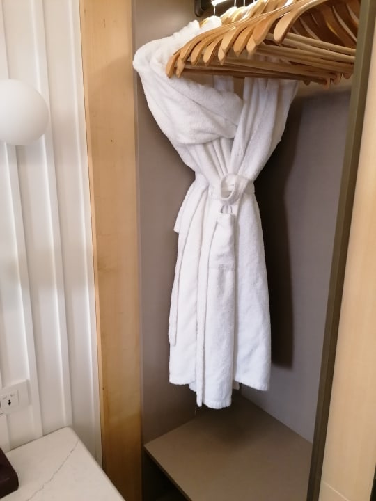 Zimmer Lara Barut Collection