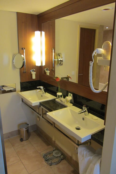 Bad Lindner Hotel Hamburg Am Michel, part of JdV by Hyatt