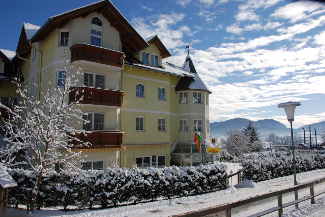 Außenansicht Familienhotel Herbst