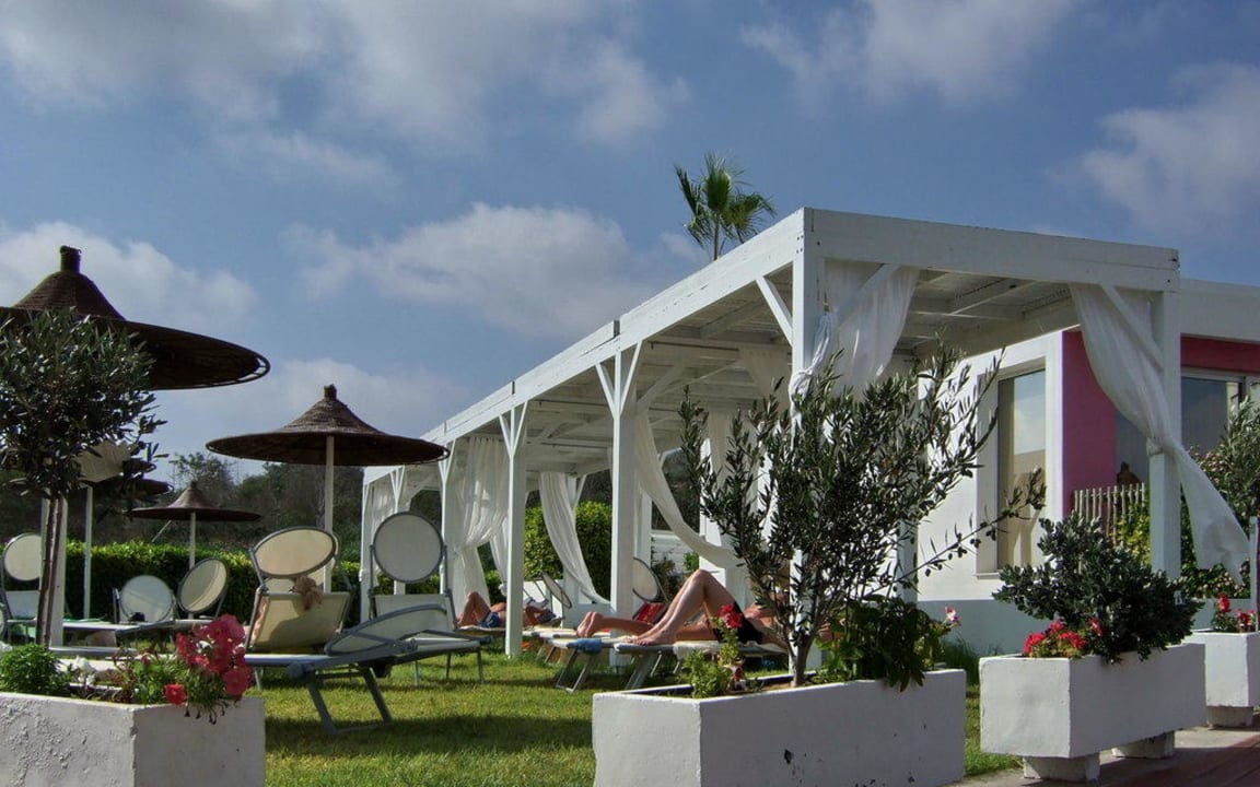 Weitere Liegemöglichkeiten am Pool Napa Mermaid Hotel & Suites