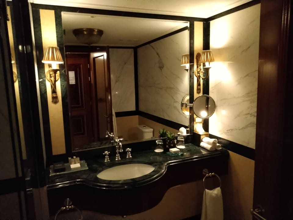 Zimmer Hotel Grande Bretagne