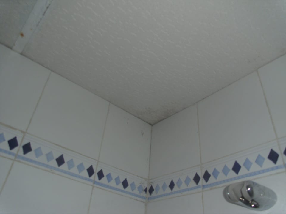 Schimmel Decke Bad Gavimar Ariel Chico Club & Resort