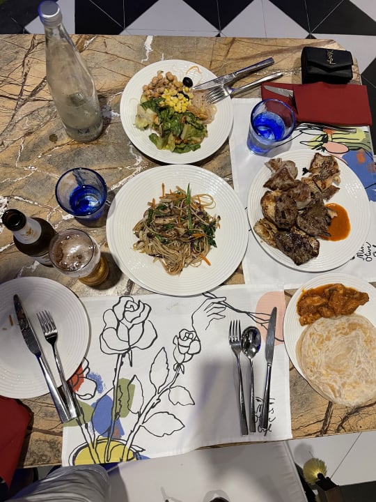 Gastro SAii Lagoon Maldives, Curio Collection by Hilton