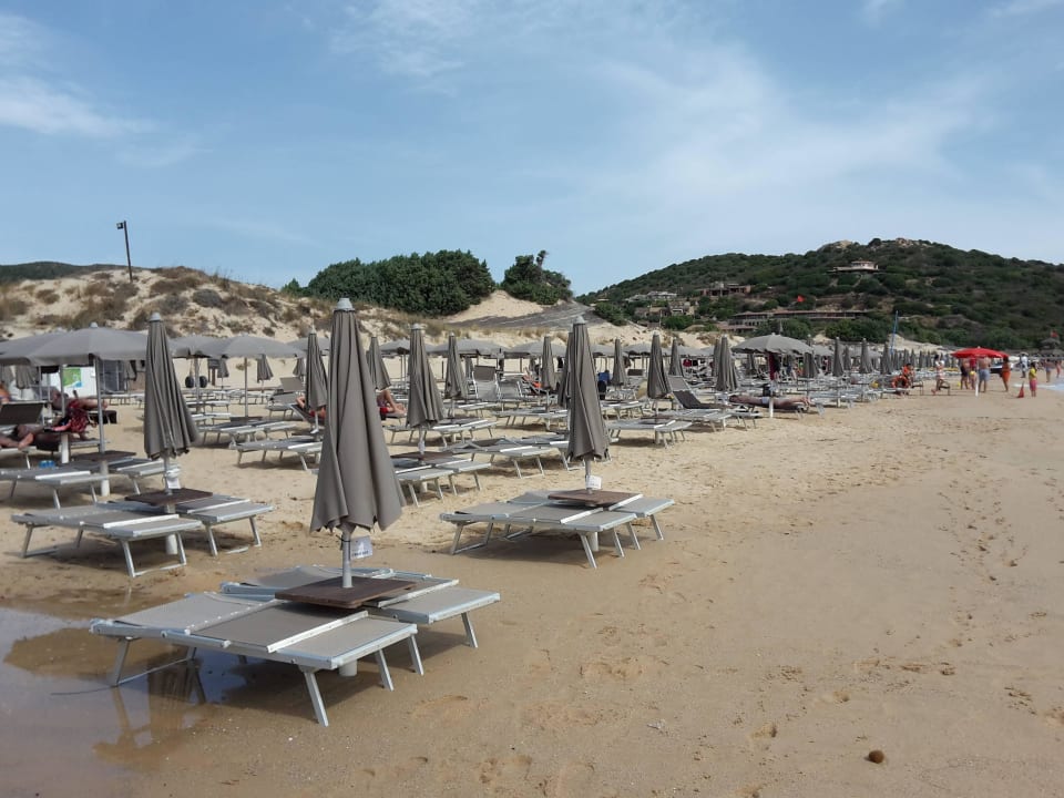Hotelstrandmit kostenlosen Liegen ab 3.Reihe Chia Laguna - Hotel Village, Sardinia
