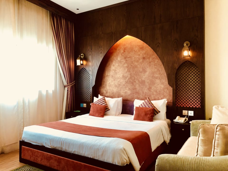 Zimmer First Central Hotel Suites