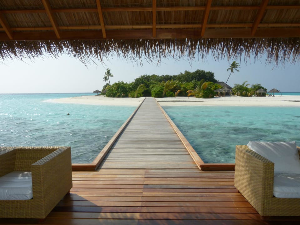 Blick auf Lonubo vom Jetty aus Outrigger Maldives Maafushivaru Resort
