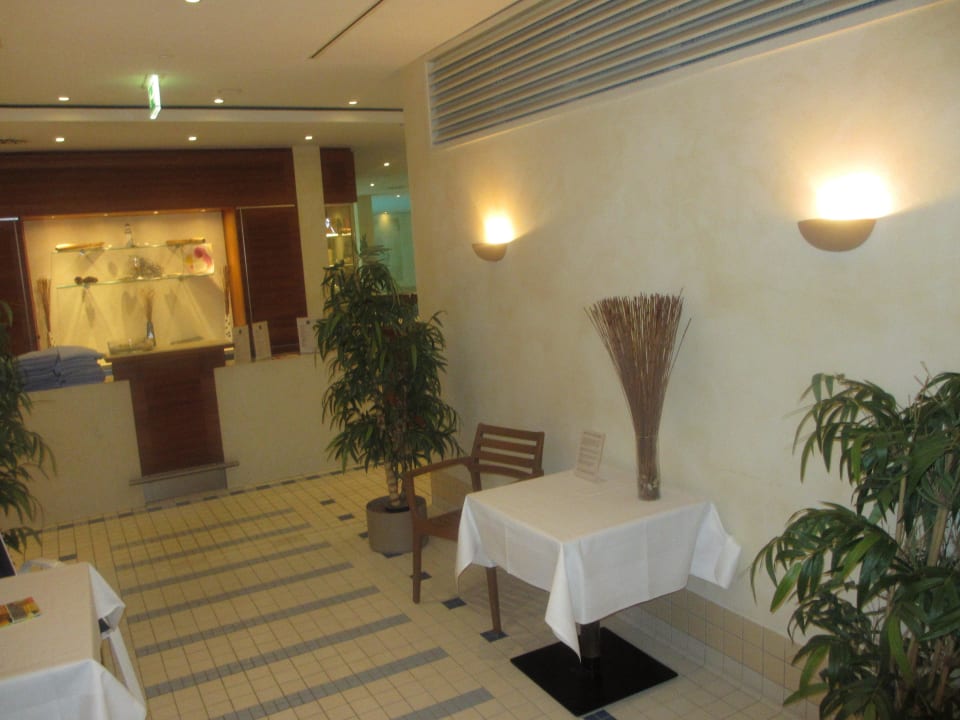 Eingang Dorint Strandhotel Binz