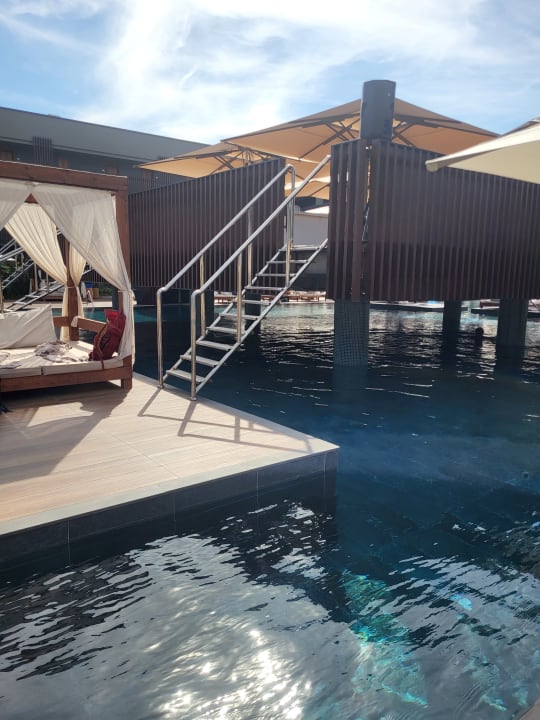 Pool Jacaranda Luxury Resort