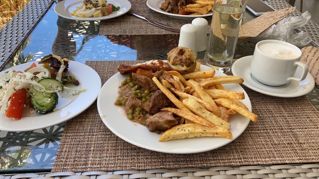 Gastro White Dreams Resort & Anex