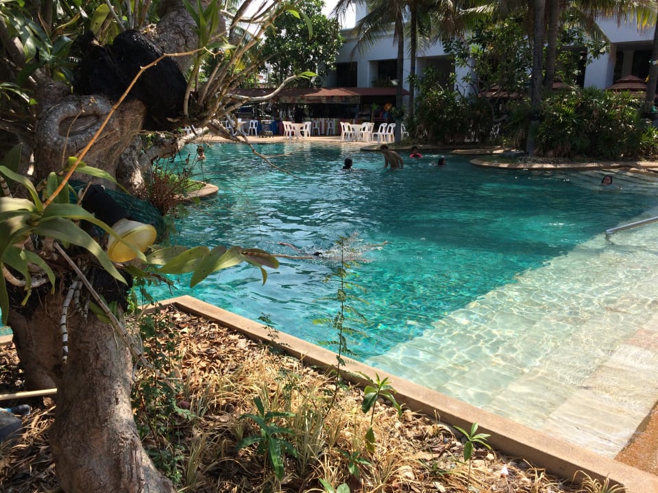 Pool Petcharat Garden Hotel