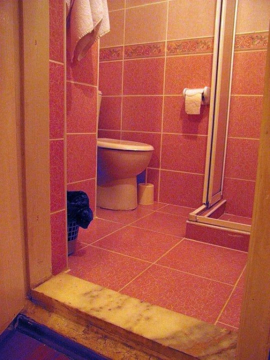 Eingang zum "Bad" Hotel Nayla Palace