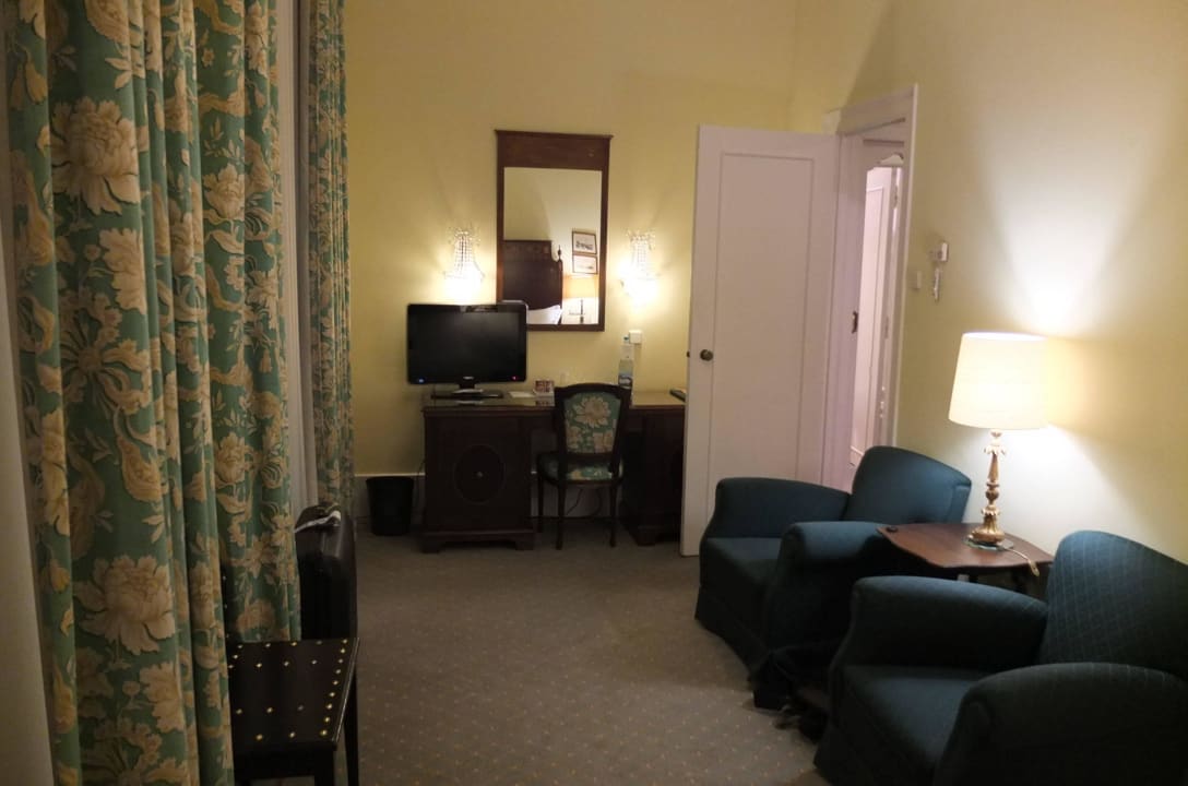 Tür zum Flur mit Schrank Hotel Avenida Palace