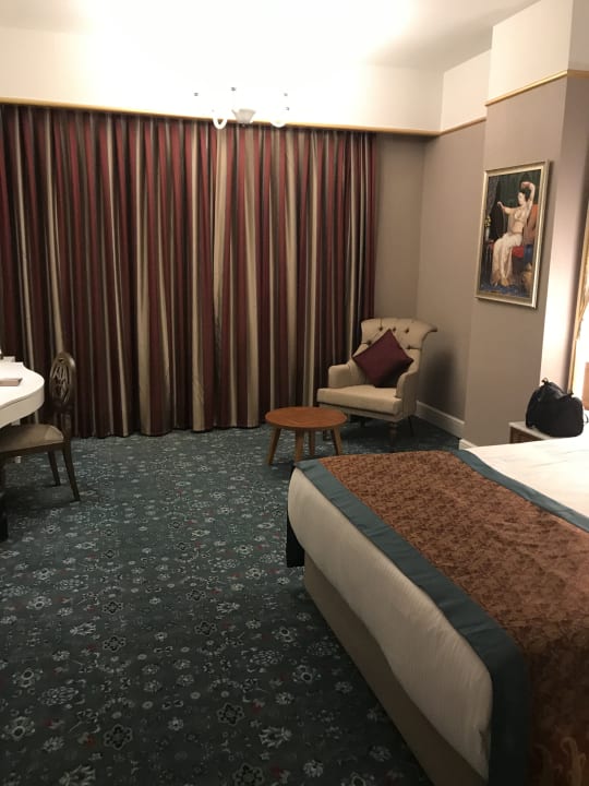Zimmer Royal Taj Mahal Hotel