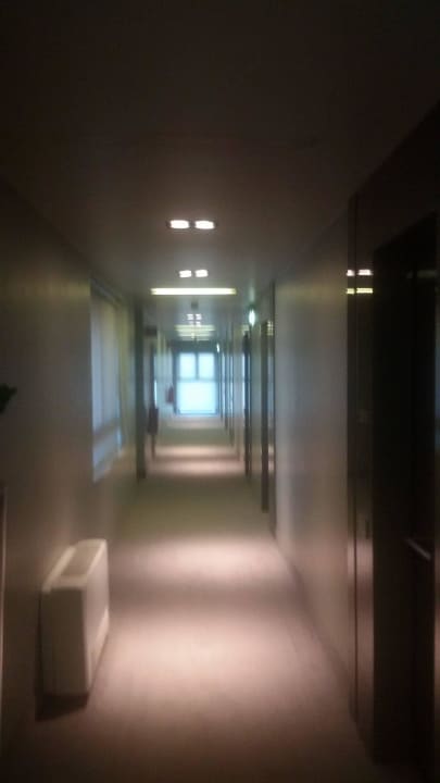 Moderner Flur Albergo Dei Laghi