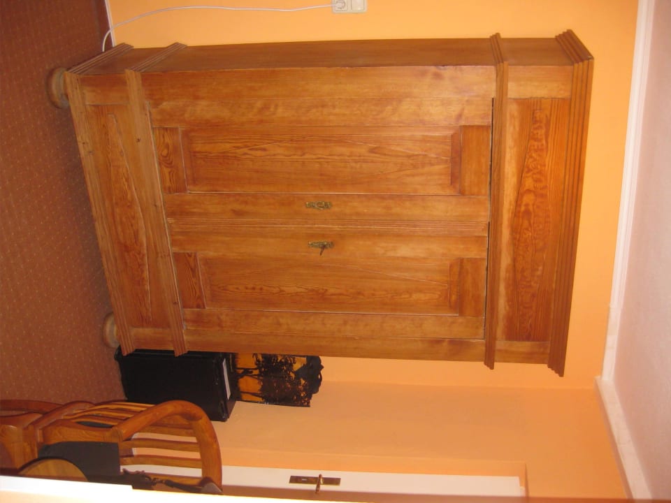 Antiker Kleiderschrank Das Frühstückshotel St. Peter-Ording
