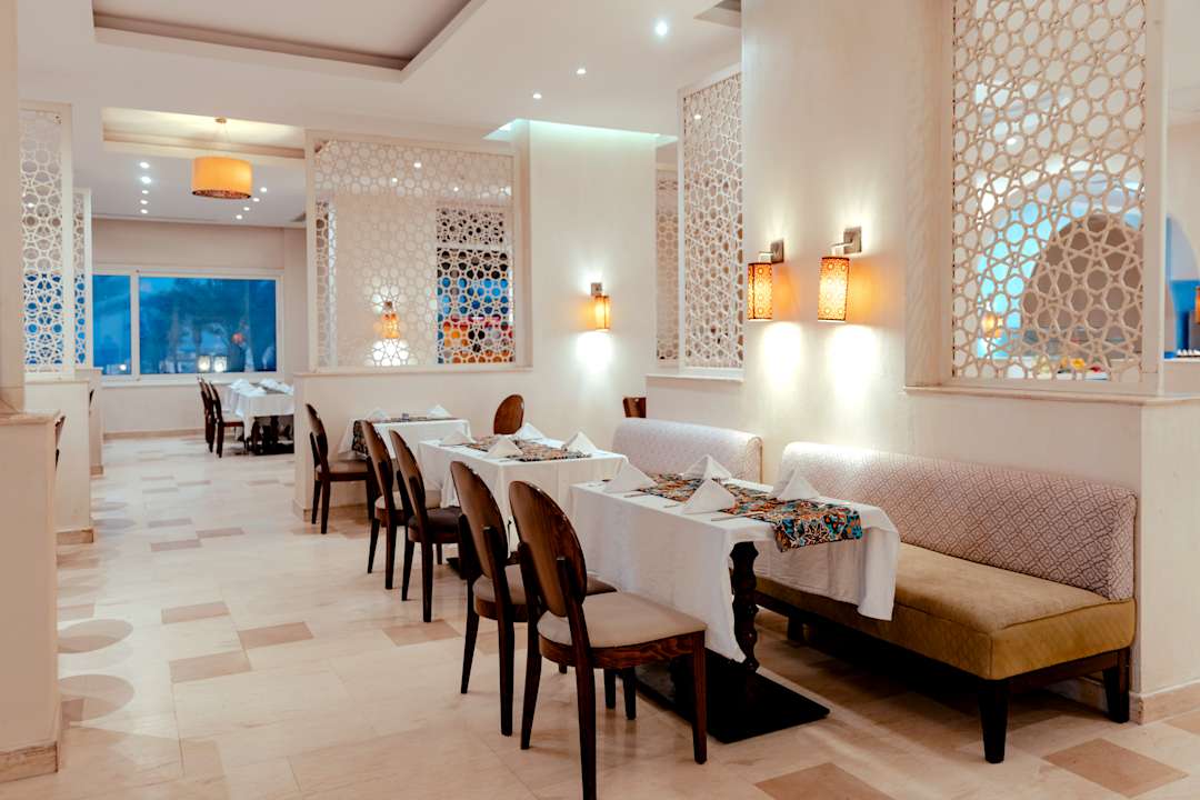 Gastro Royal Star Beach Resort