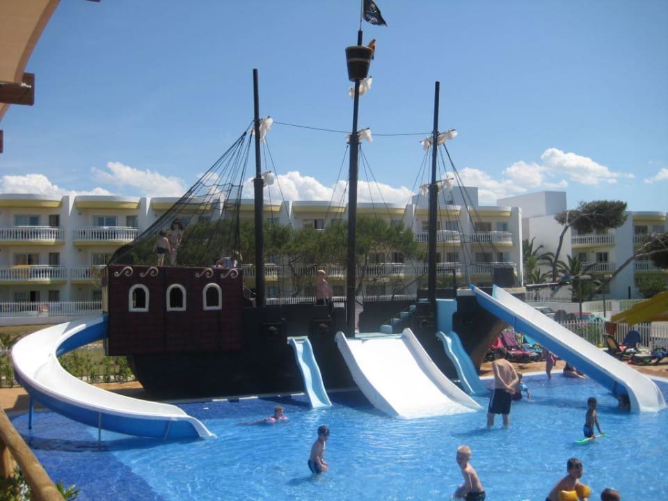 Kinderpool mit Piratenschiff Zafiro Bahia