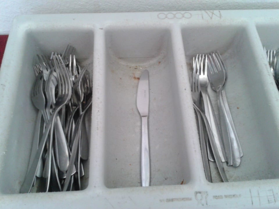 Verdreckter Besteckkasten The Club Hammamet