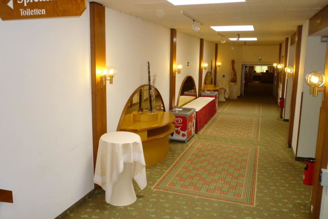 Haupteingang Rezeption Hotel Sonnenhügel