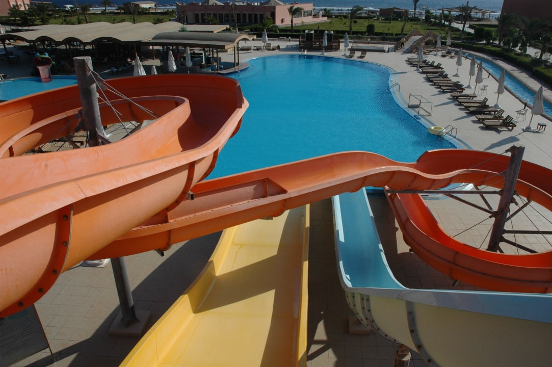 Zjeżdżalenie Three Corners Happy Life Beach Resort