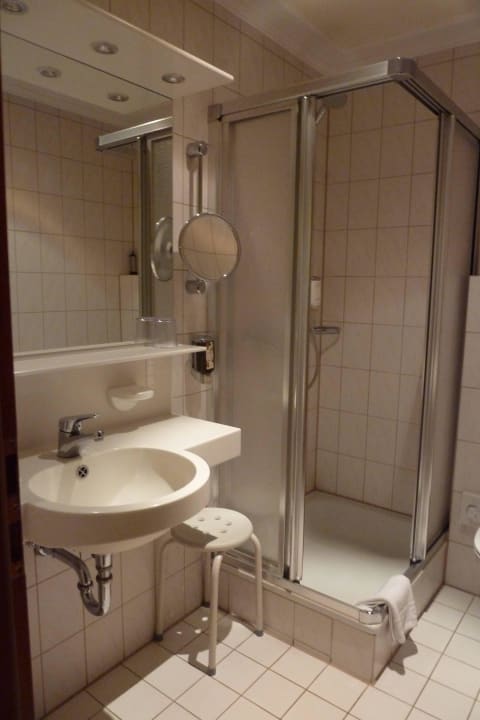 Bad mit Dusche Hotel Dirsch Wellness & Spa Resort