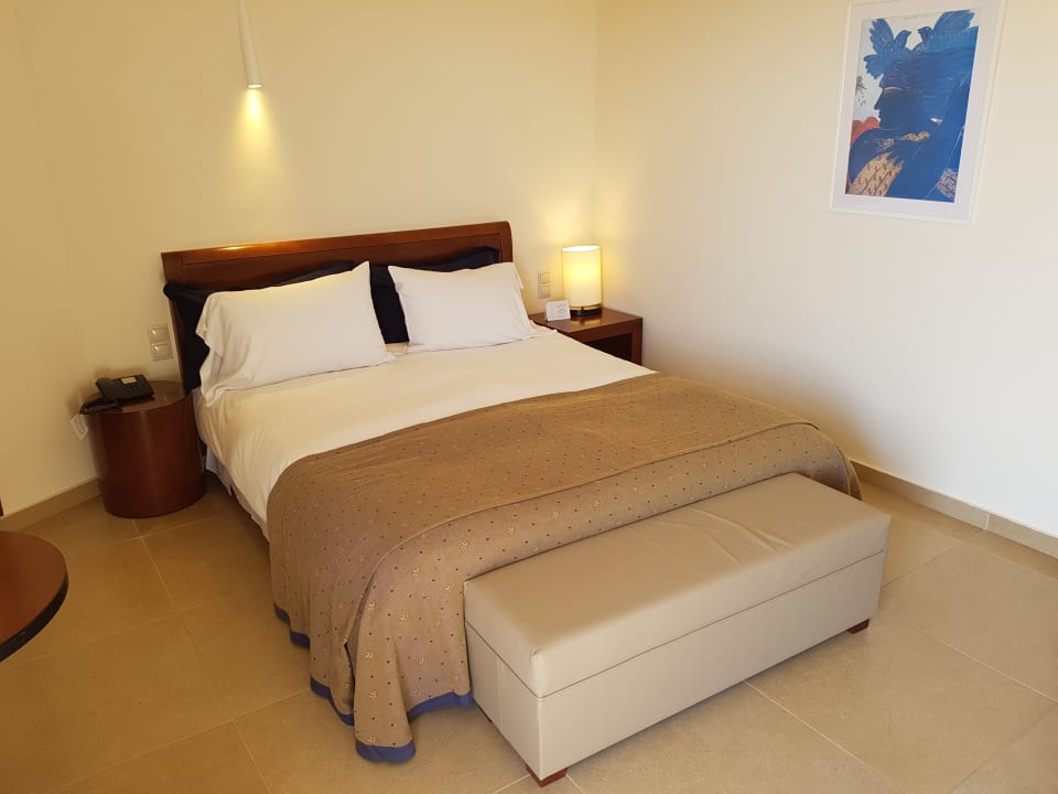 Zimmer Apollonia Beach Resort & Spa