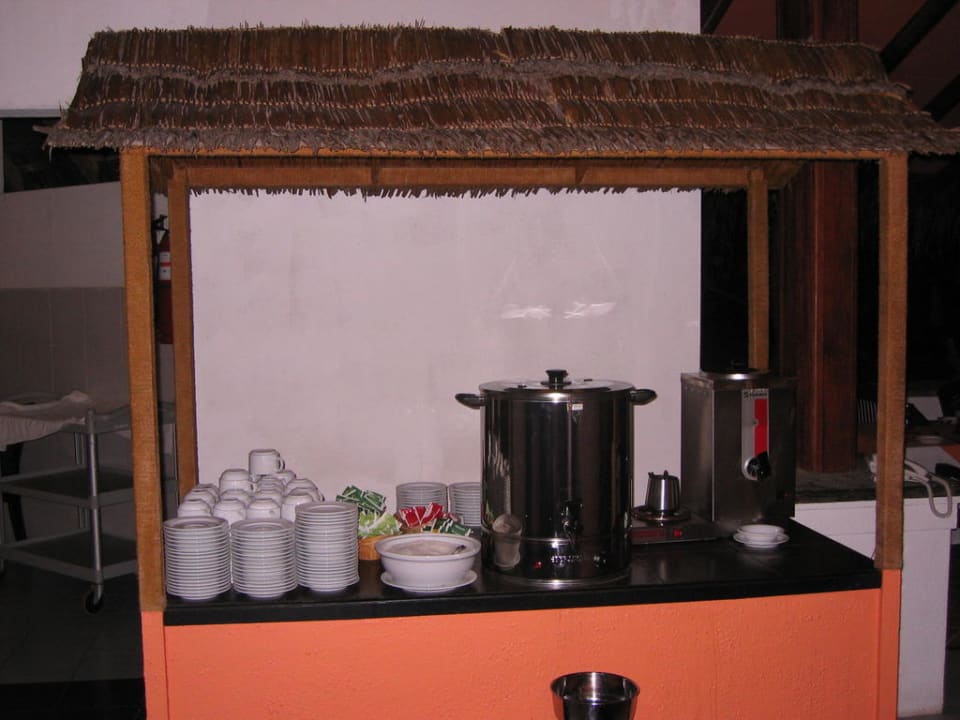 Kaffee - und Teestation im Restaurant Adaaran Club Rannalhi - All Inclusive