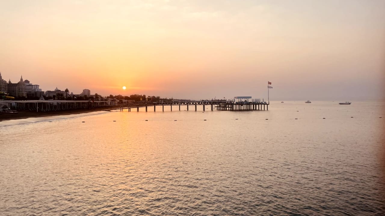 Strand Royal Wings Hotel