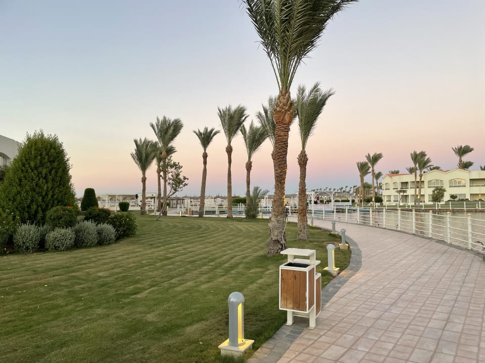 Gartenanlage Pickalbatros Dana Beach Resort - Hurghada