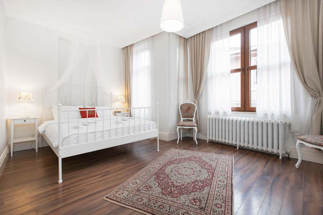 Deluxe Apartment  Tarus Apartments