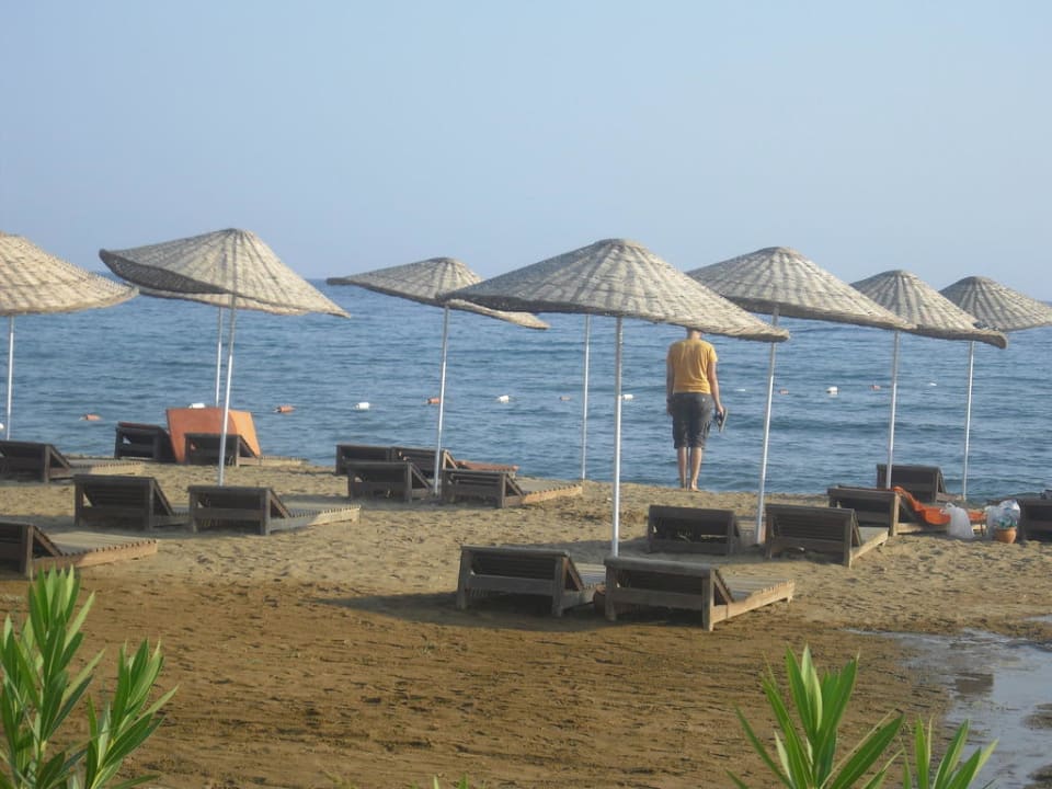 Liegen am Strand Karya Family Resort  All Inclusive
