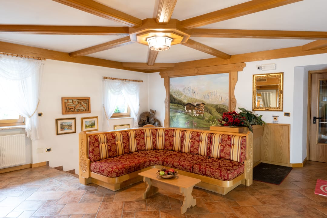 Lobby Latemar - Hotel | Suites | Spa