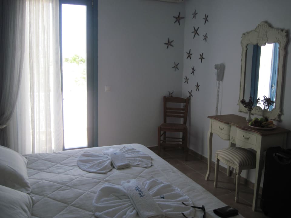 Schminkkommode Nikos Maria Studios