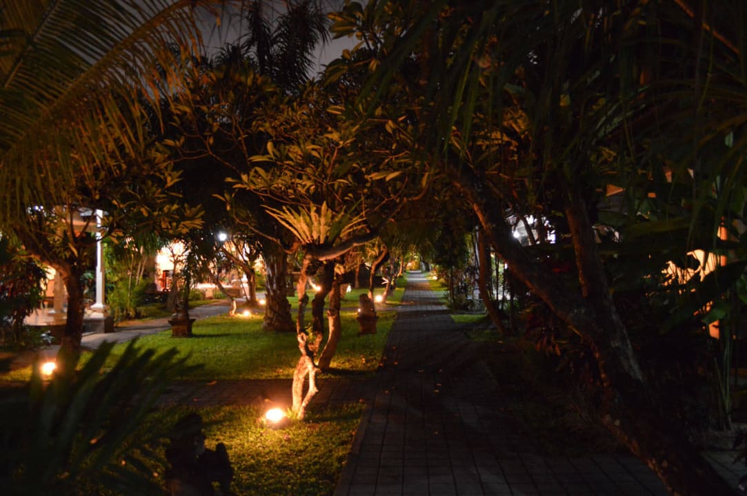 Am Abend Villa Shanti Beach