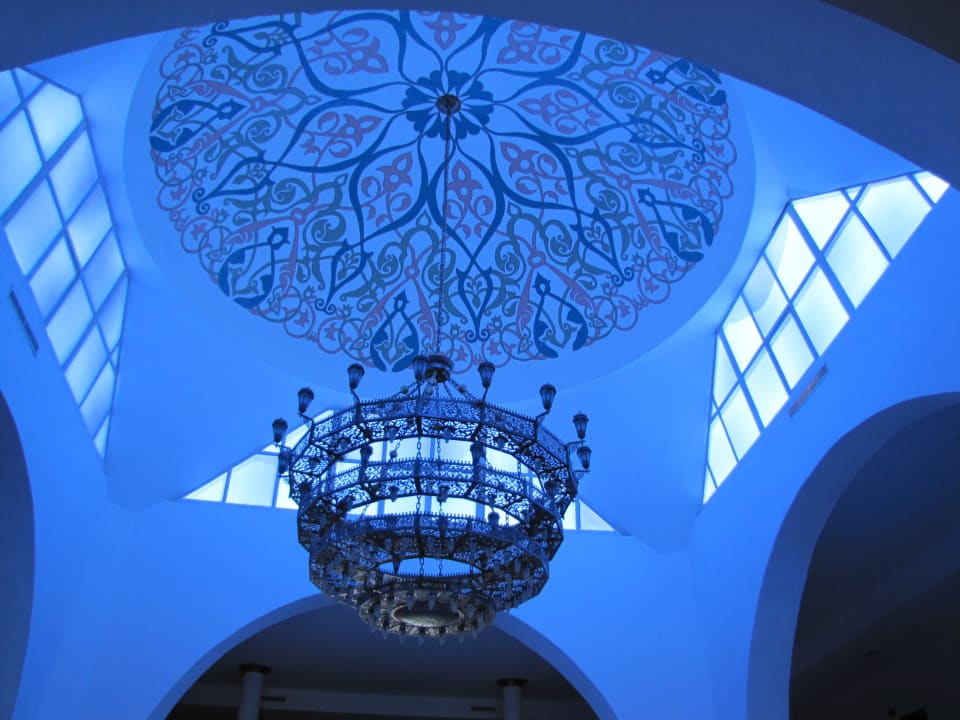 Kronleuchter u. schöner Lichteinfall Desert Rose