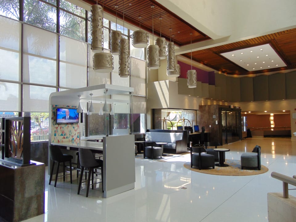 Lobby Hotel Crowne Plaza San Jose Corobici