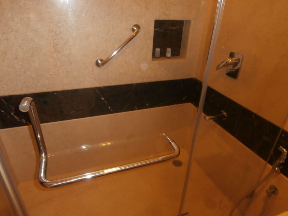 Dusche The Gateway Hotel Pasumalai